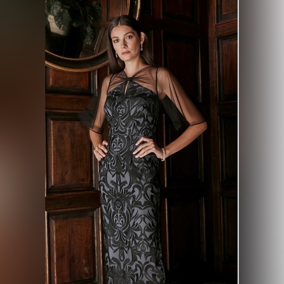 J.S Collections Formal Gown size 4 Blue and black NWT - Picture 5 of 10